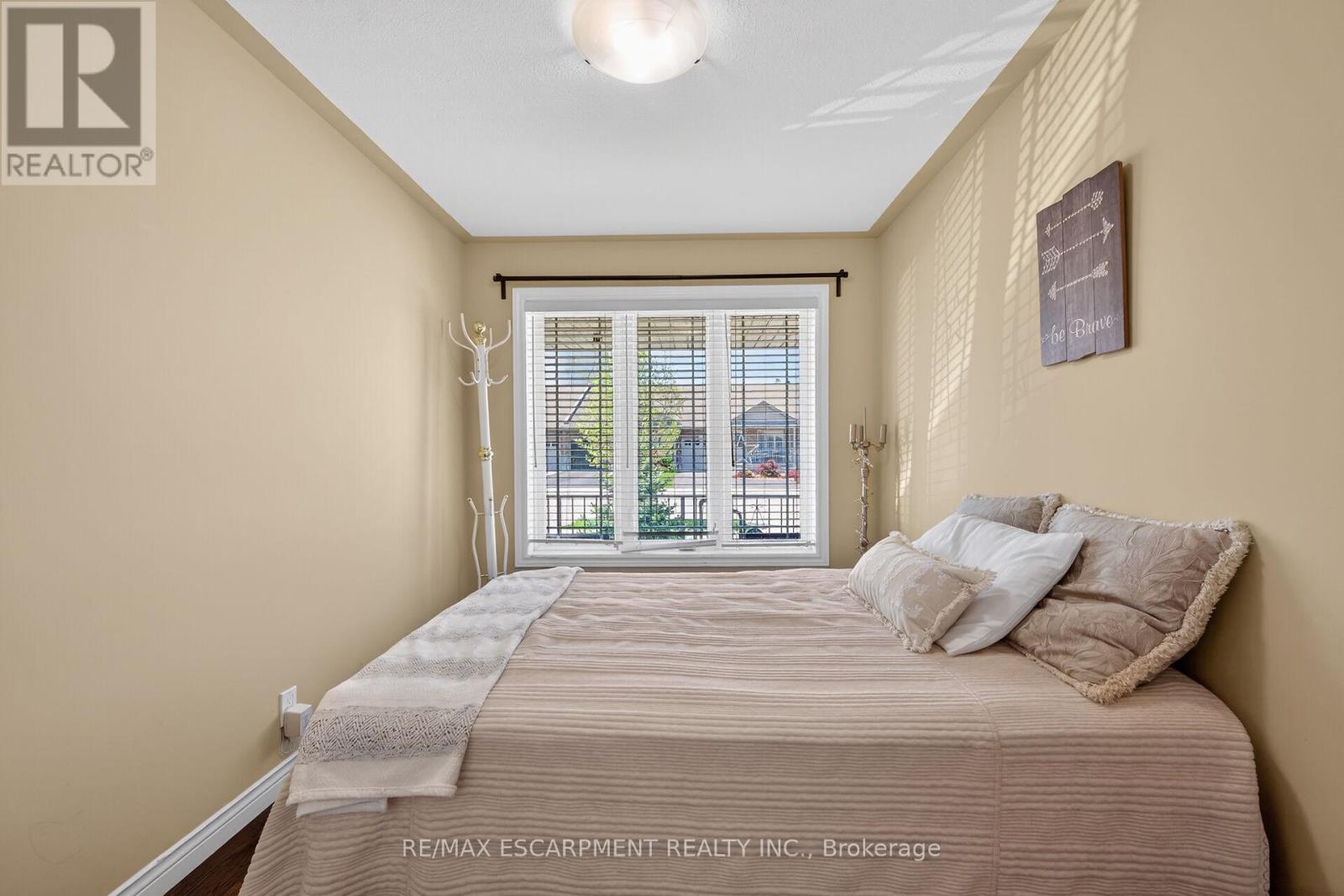 10 Emily Street, Haldimand, ON - Indoor Photo Showing Bedroom