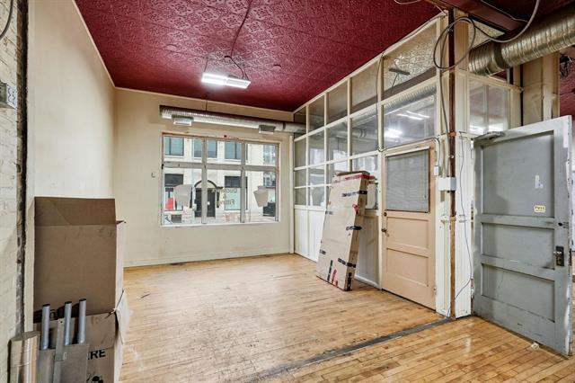 251 Princess St, Winnipeg, MB