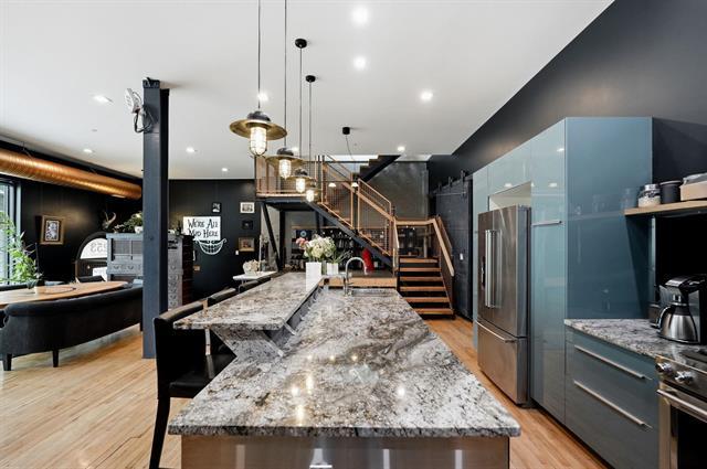 251 Princess St, Winnipeg, MB