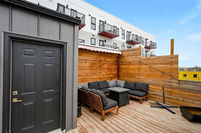 251 Princess St, Winnipeg, MB
