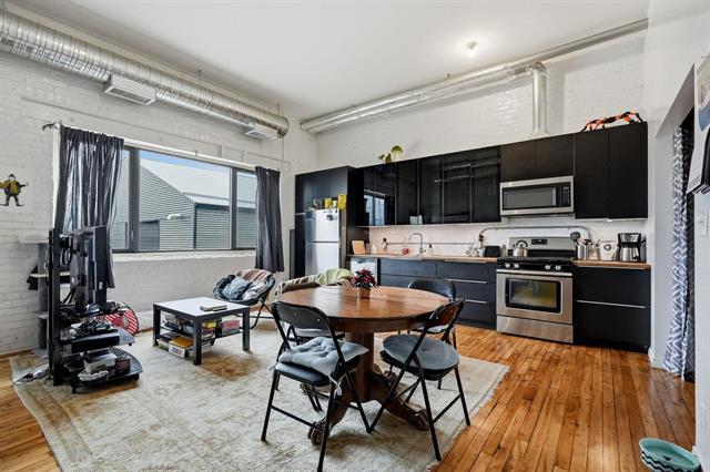 251 Princess St, Winnipeg, MB