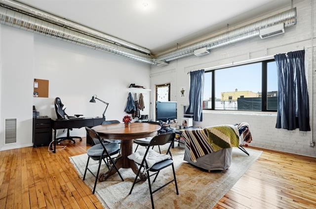 251 Princess St, Winnipeg, MB