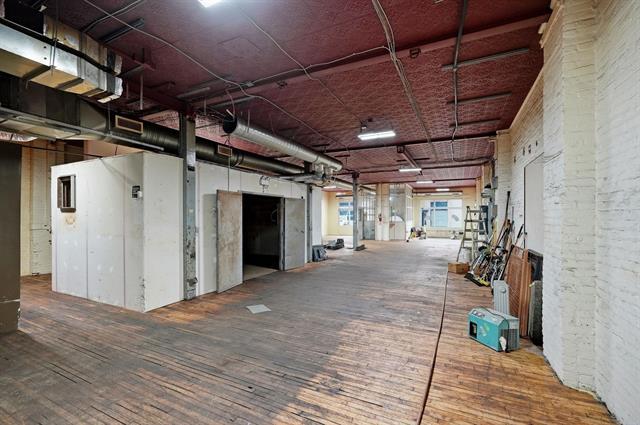 251 Princess St, Winnipeg, MB
