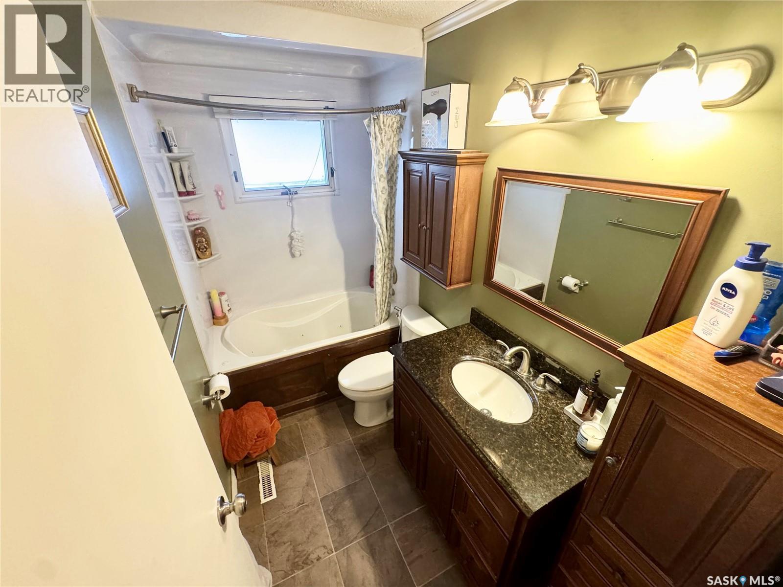 1410 4Th Avenue N, Regina, SK