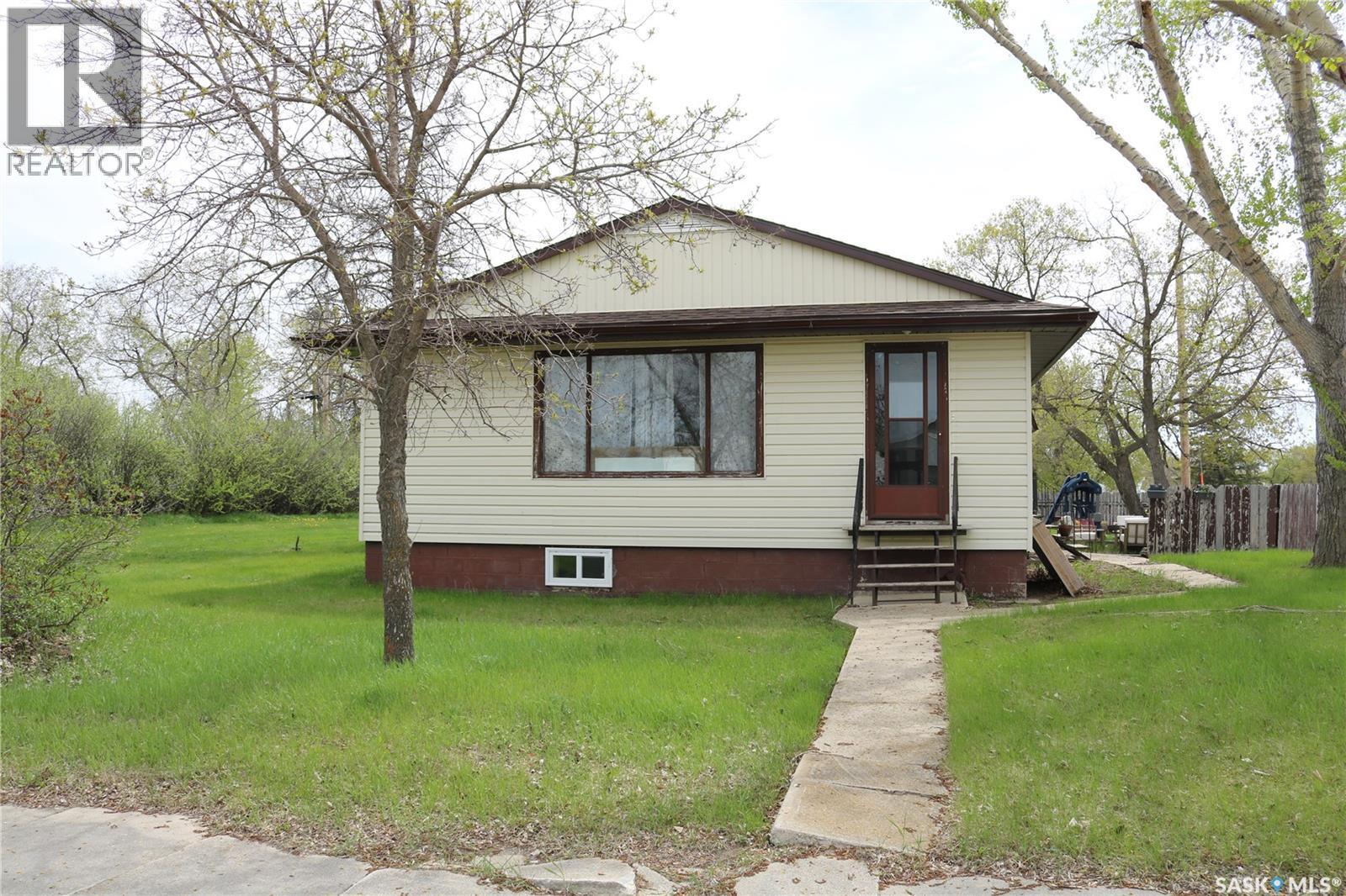 202 Main Street, Young, SK - Outdoor