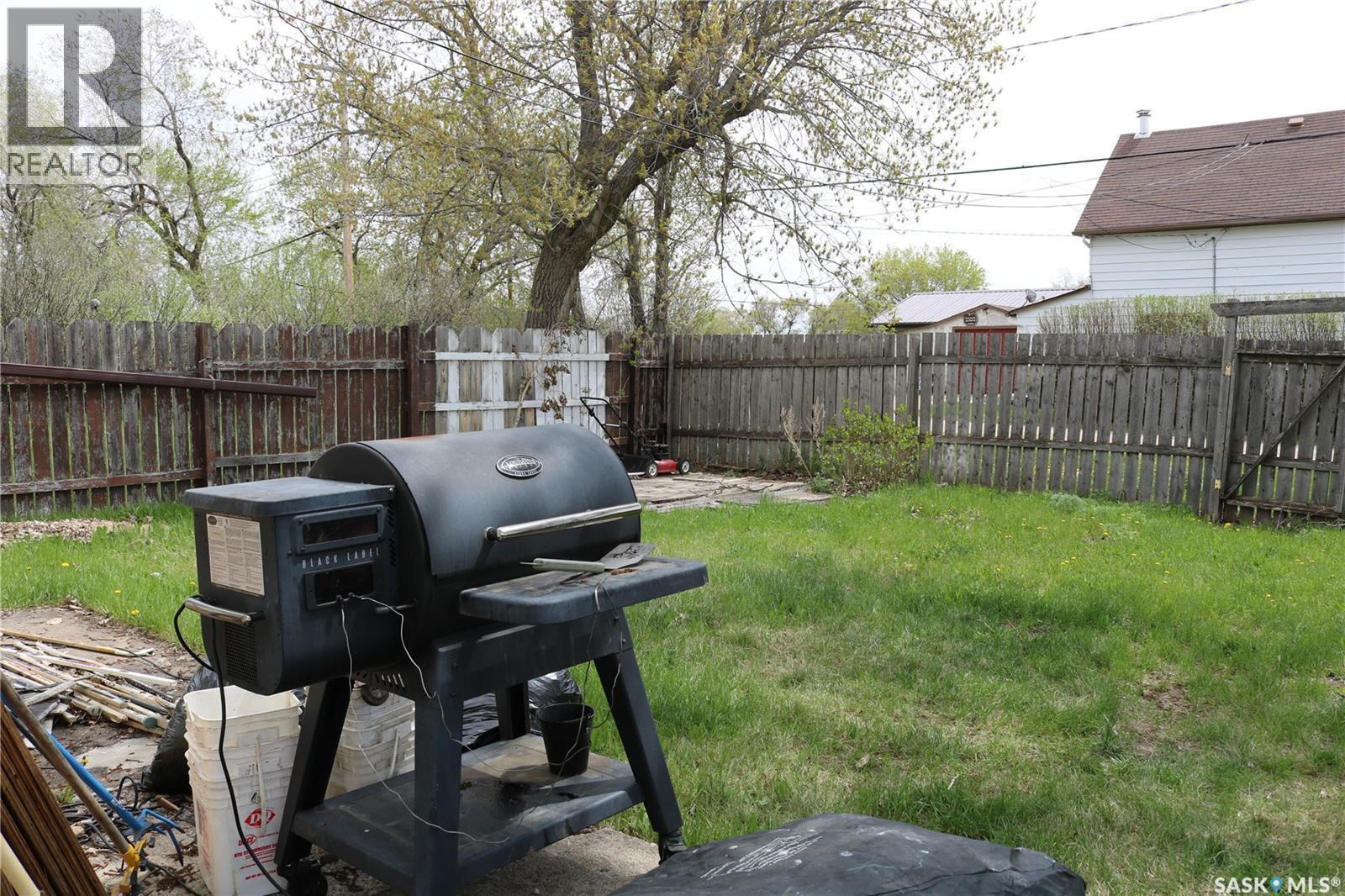 202 Main Street, Young, SK - Outdoor