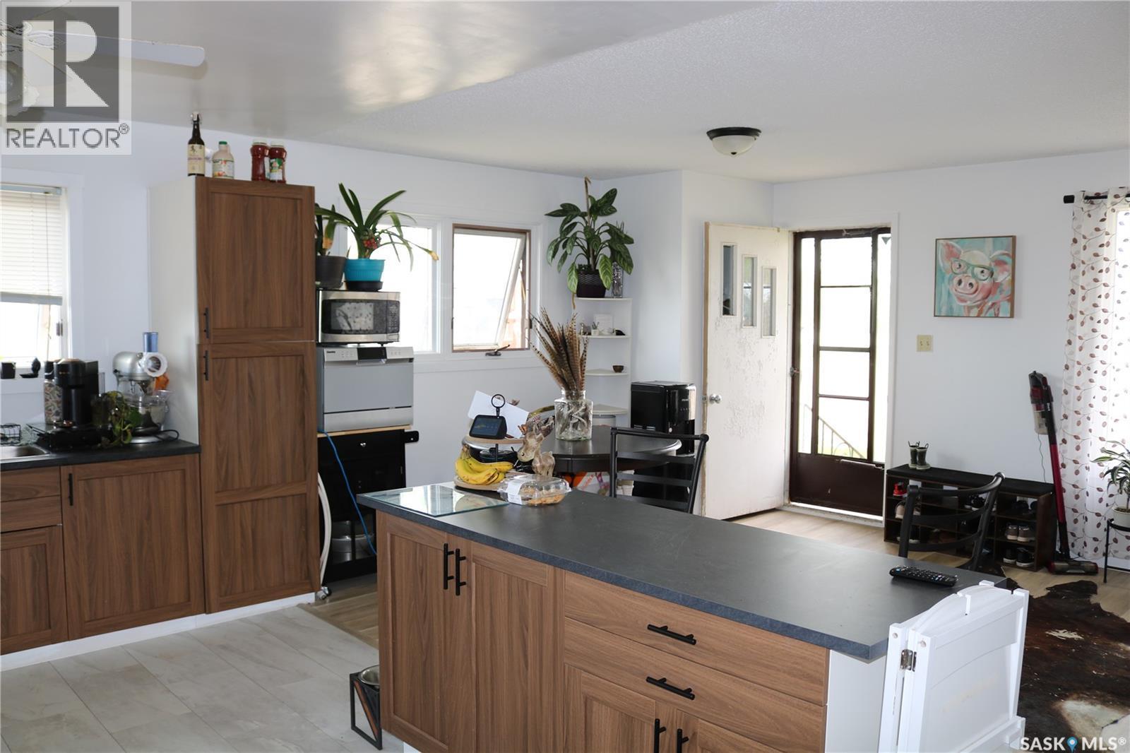 202 Main Street, Young, SK - Indoor