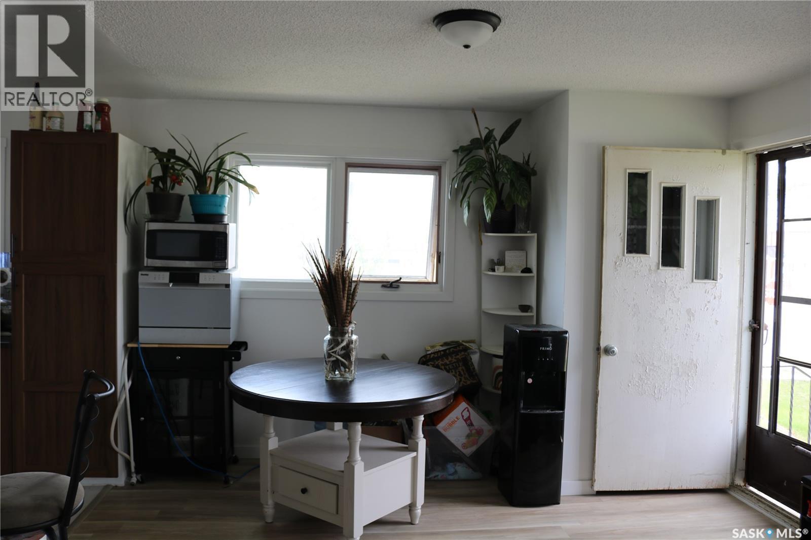 202 Main Street, Young, SK - Indoor
