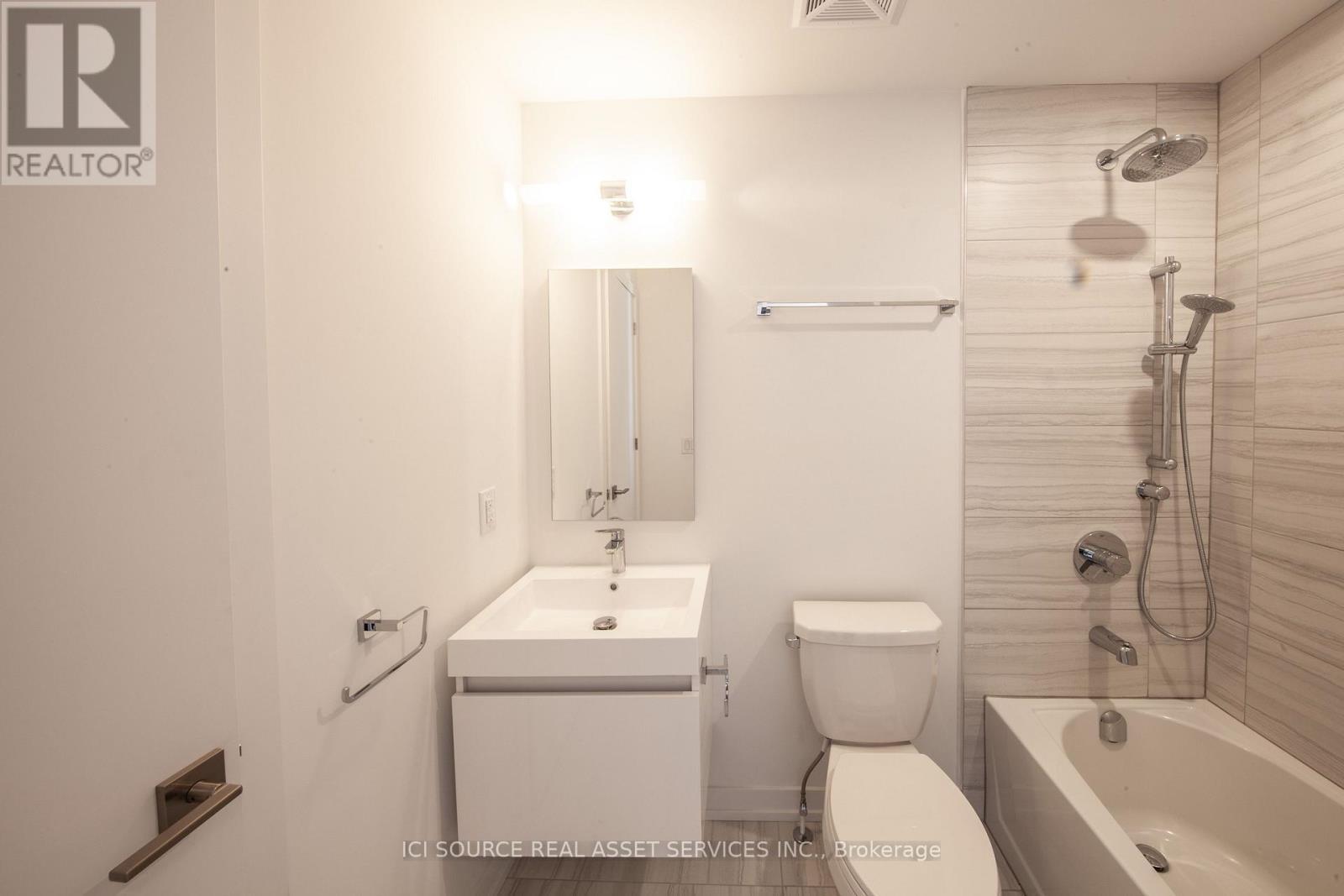 66B Perth Avenue, Toronto, ON - Indoor Photo Showing Bathroom
