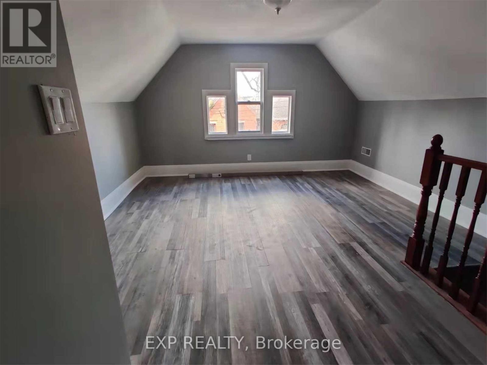 97 Ontario Avenue, Hamilton, ON - Indoor Photo Showing Other Room