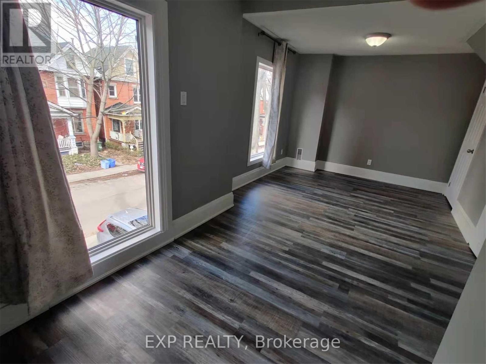 97 Ontario Avenue, Hamilton, ON - Indoor Photo Showing Other Room