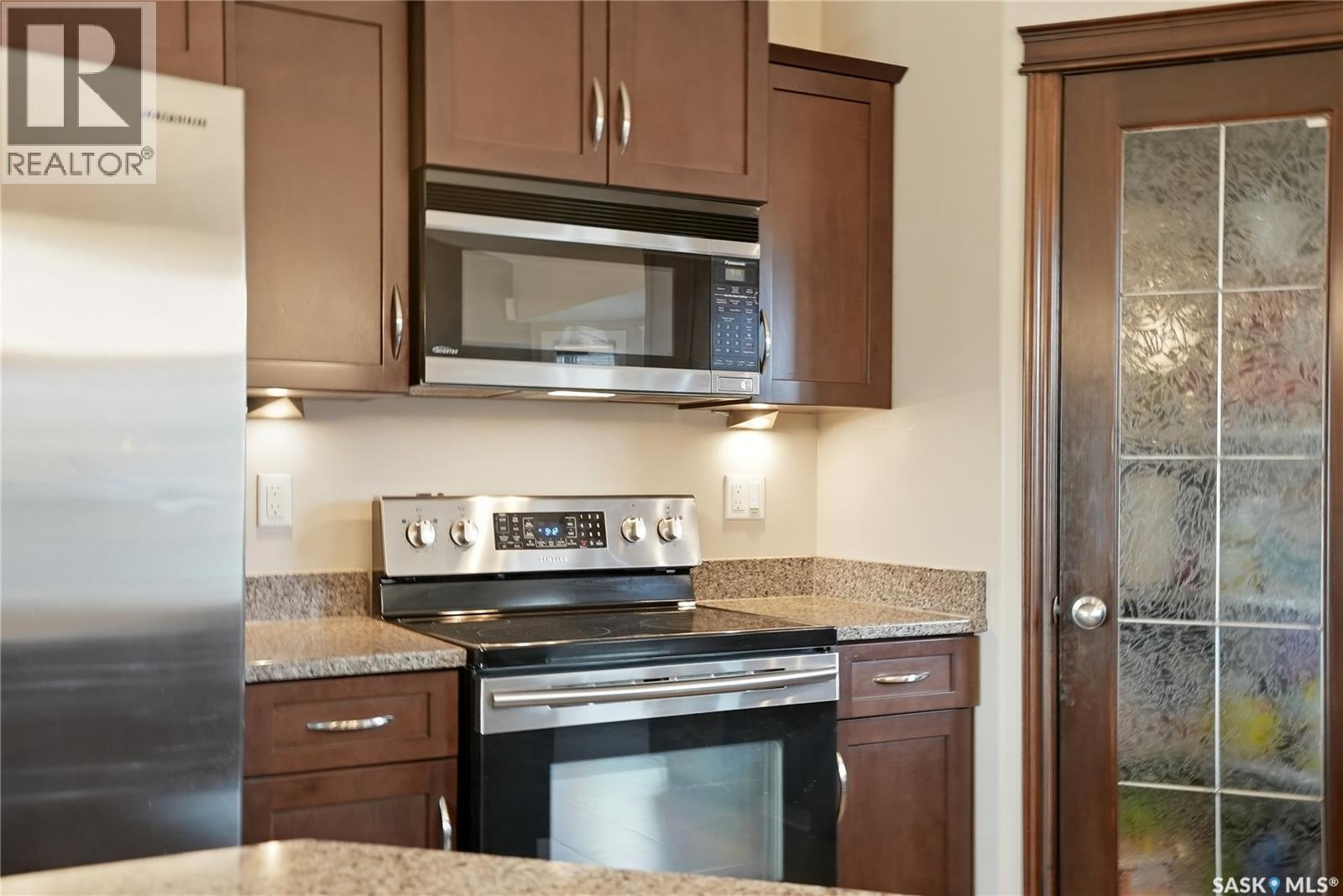 627 Paton Way, Saskatoon, SK - Indoor Photo Showing Kitchen
