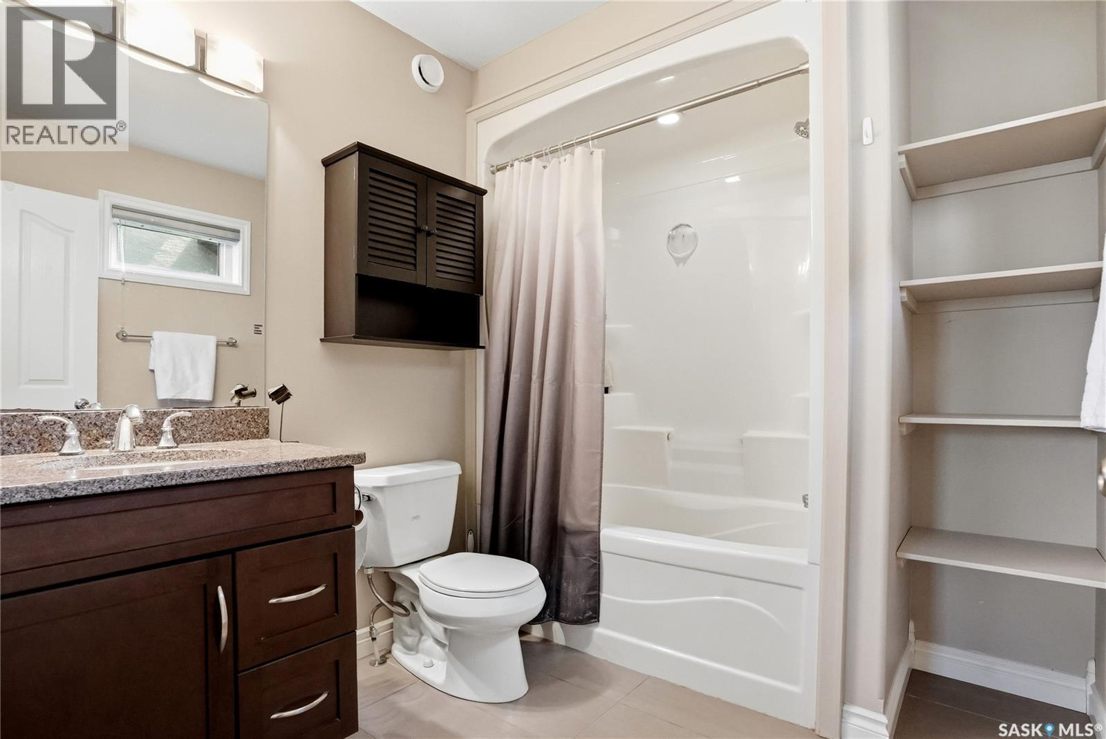 627 Paton Way, Saskatoon, SK - Indoor Photo Showing Bathroom