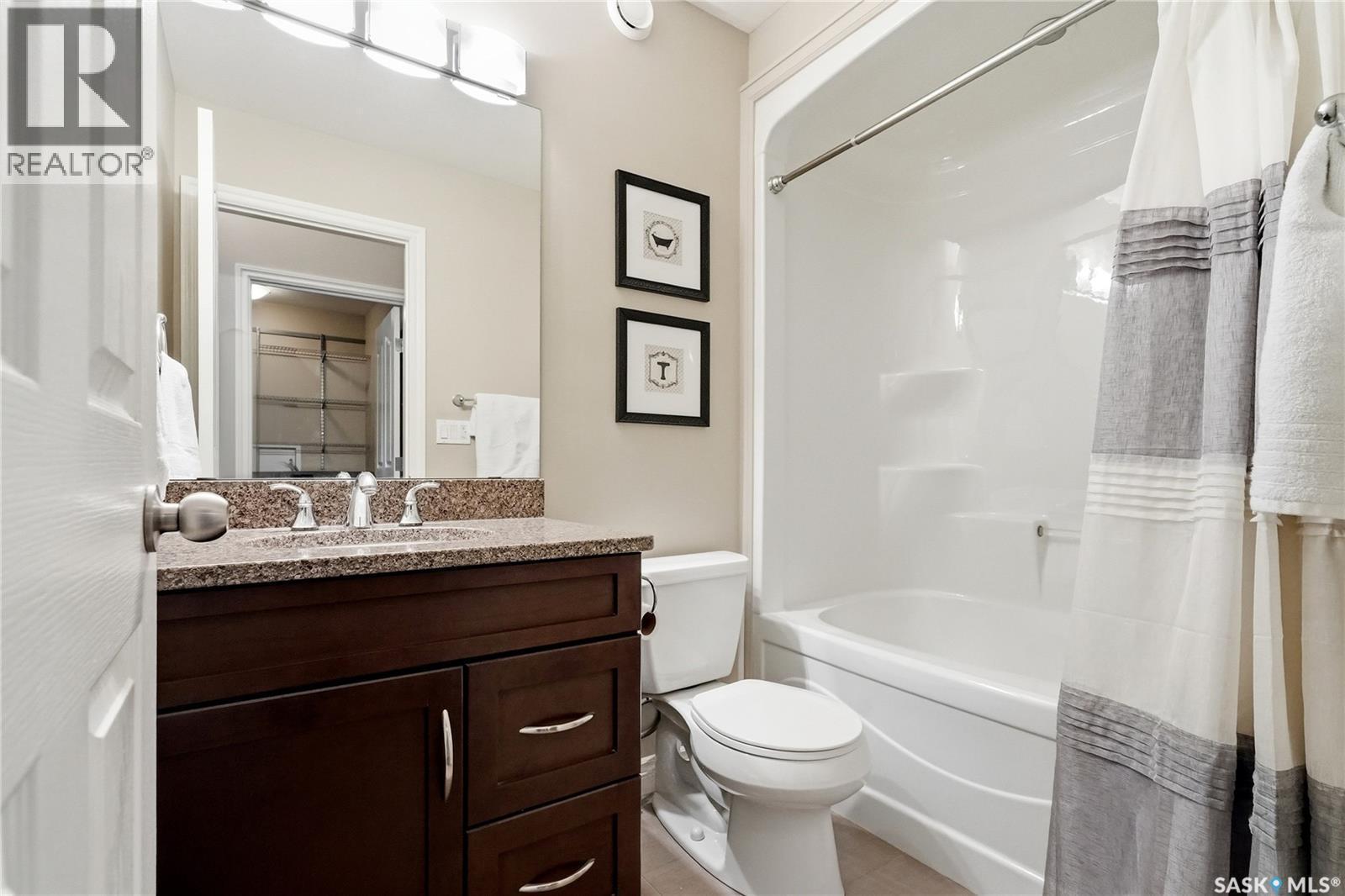 627 Paton Way, Saskatoon, SK - Indoor Photo Showing Bathroom