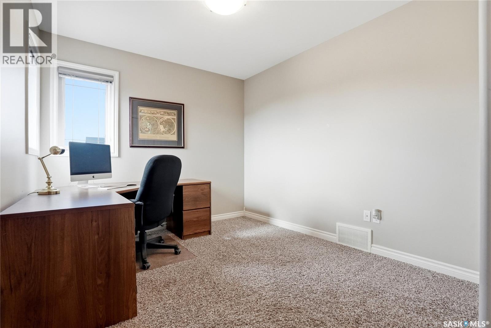 627 Paton Way, Saskatoon, SK - Indoor Photo Showing Office