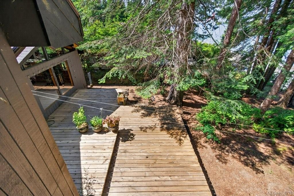 7630 Ships Point Rd, Fanny Bay, BC