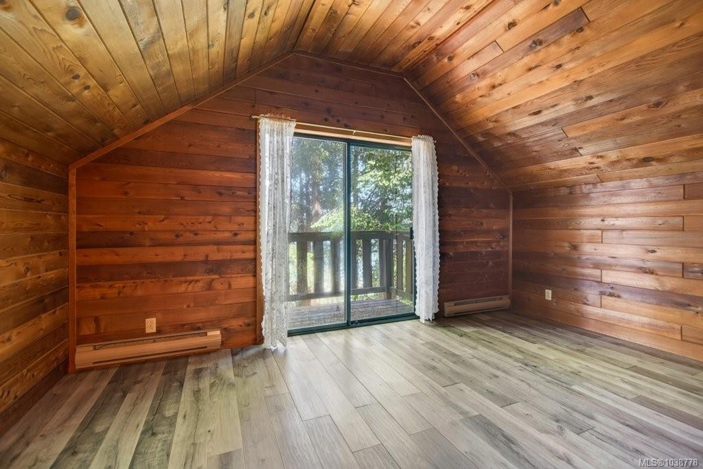 7630 Ships Point Rd, Fanny Bay, BC