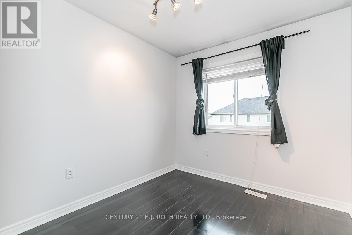 18 - 430 Mapleview Drive E, Barrie, ON - Indoor Photo Showing Other Room