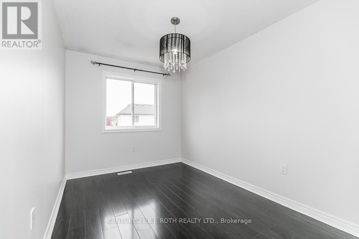 18 - 430 Mapleview Drive E, Barrie, ON - Indoor Photo Showing Other Room