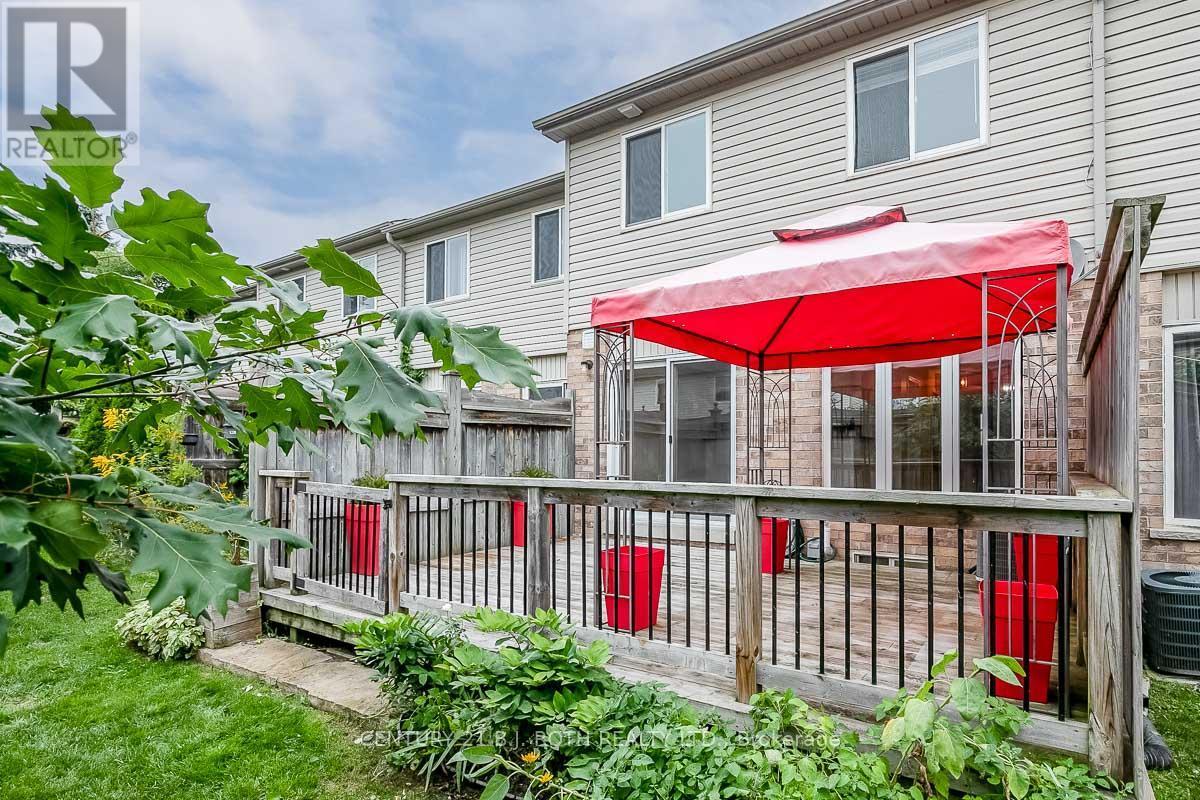 18 - 430 Mapleview Drive E, Barrie, ON - Outdoor