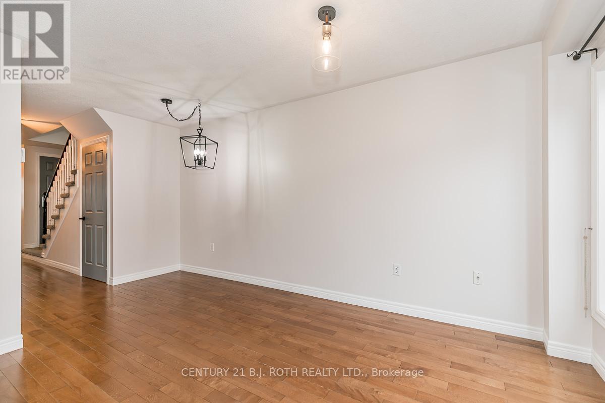 18 - 430 Mapleview Drive E, Barrie, ON - Indoor Photo Showing Other Room