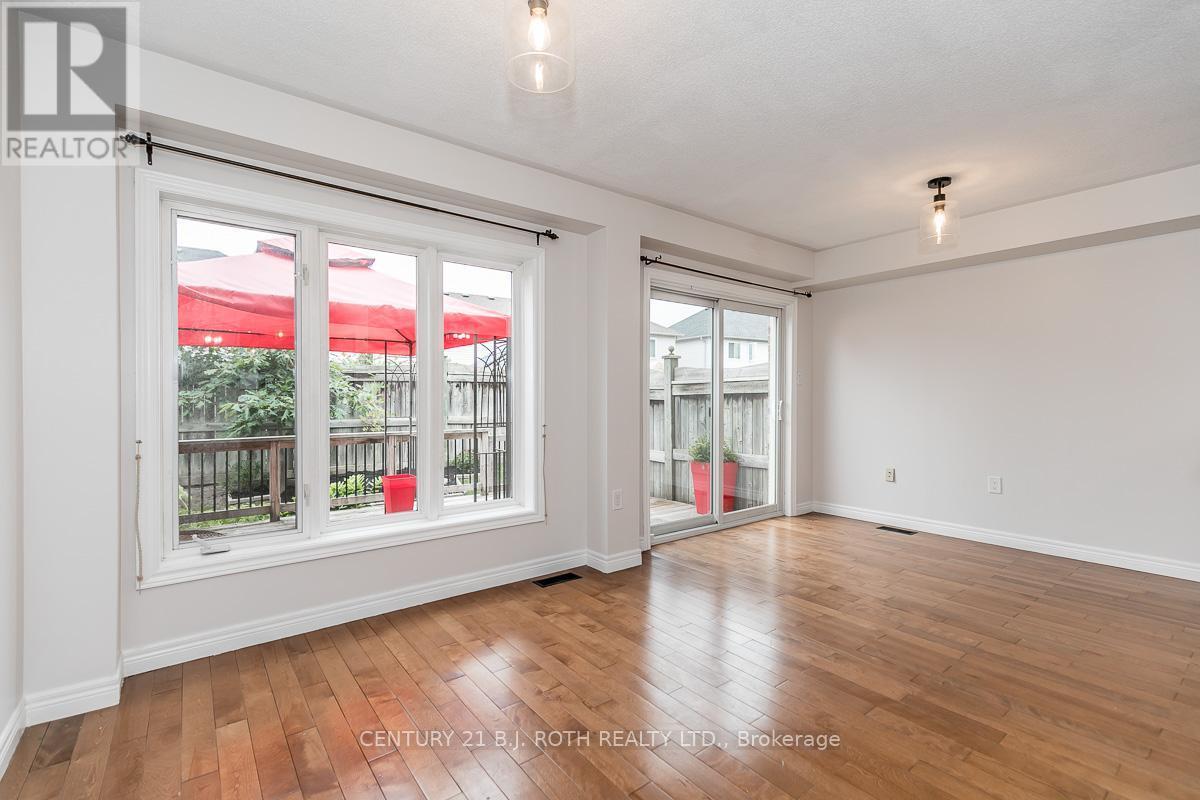 18 - 430 Mapleview Drive E, Barrie, ON - Indoor Photo Showing Other Room