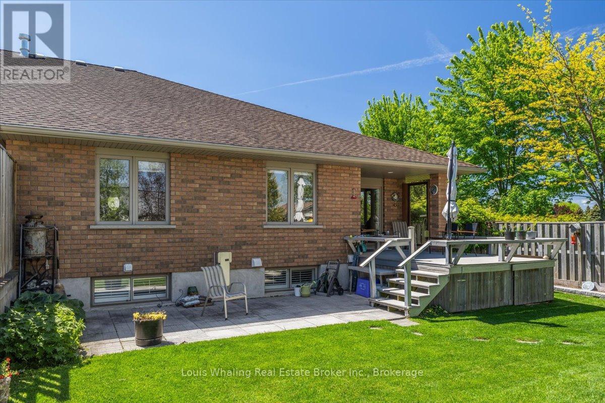 113 B 13Th Avenue, Hanover, ON - Outdoor With Exterior