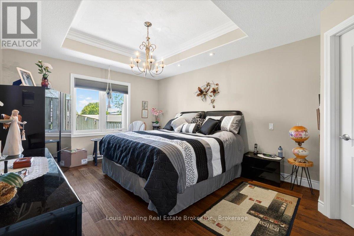 113 B 13Th Avenue, Hanover, ON - Indoor Photo Showing Bedroom