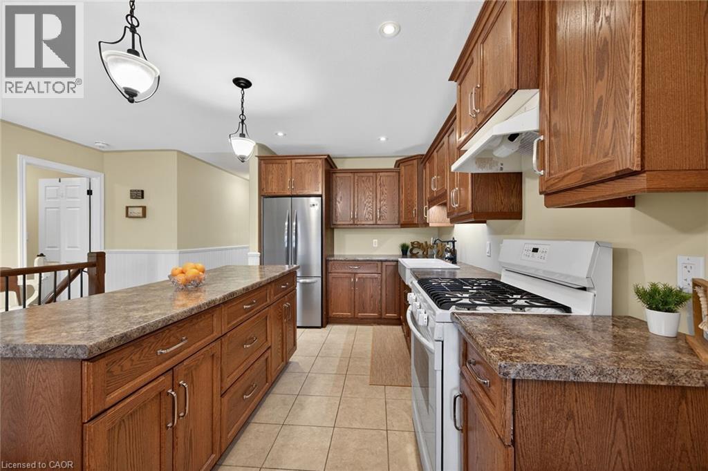 10 Emily Street, Hagersville, ON - Indoor Photo Showing Kitchen