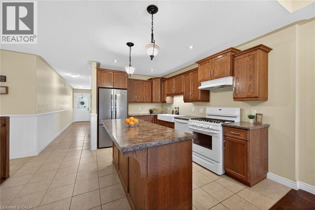 10 Emily Street, Hagersville, ON - Indoor Photo Showing Kitchen