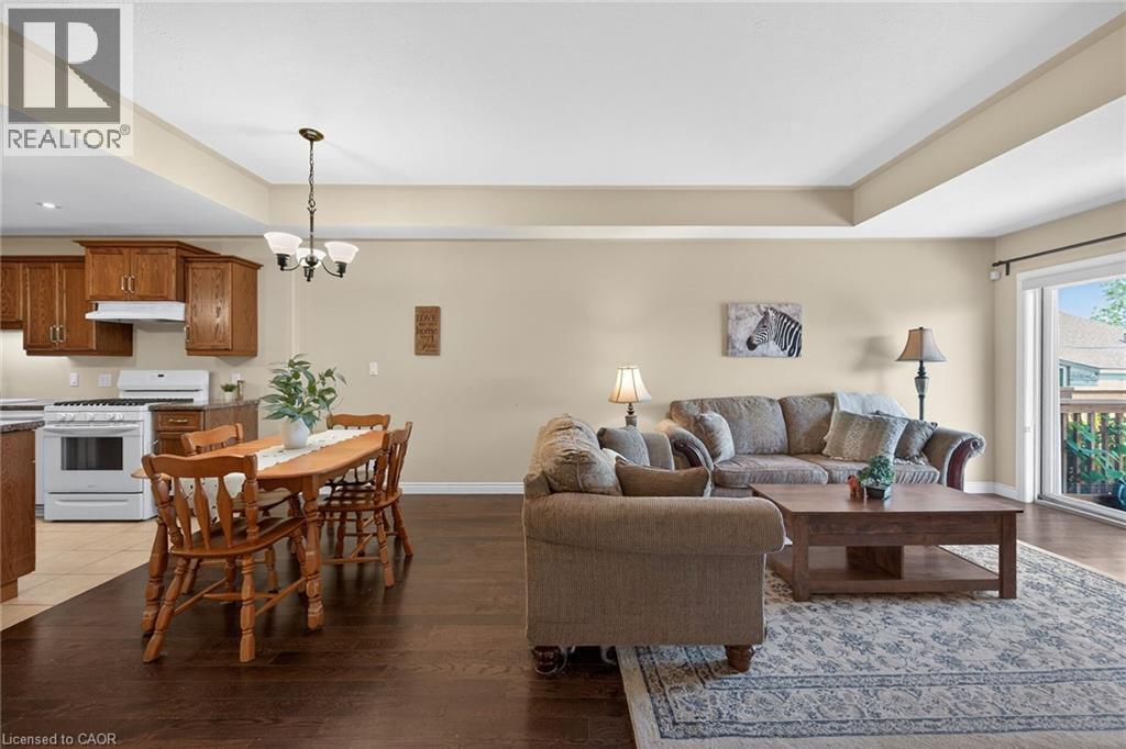 10 Emily Street, Hagersville, ON - Indoor