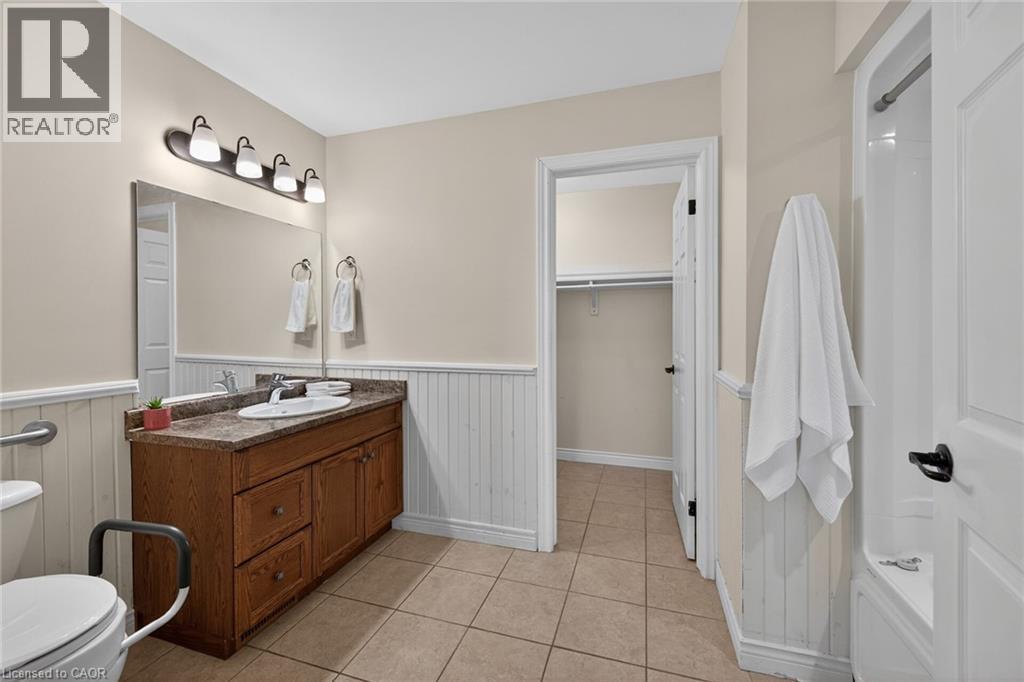 10 Emily Street, Hagersville, ON - Indoor Photo Showing Bathroom