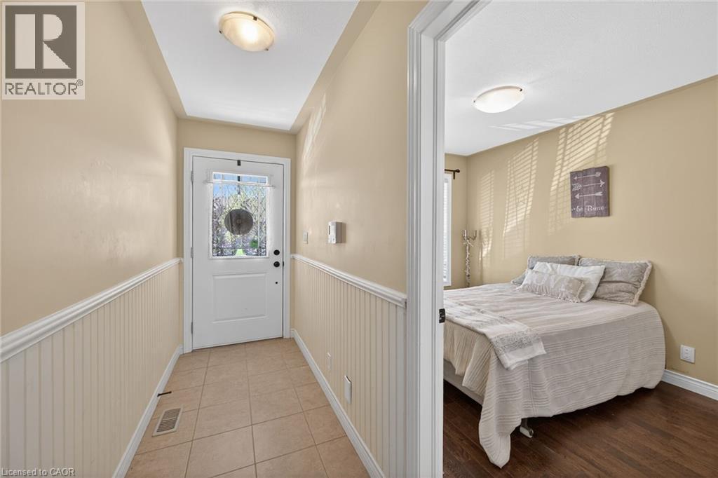 10 Emily Street, Hagersville, ON - Indoor