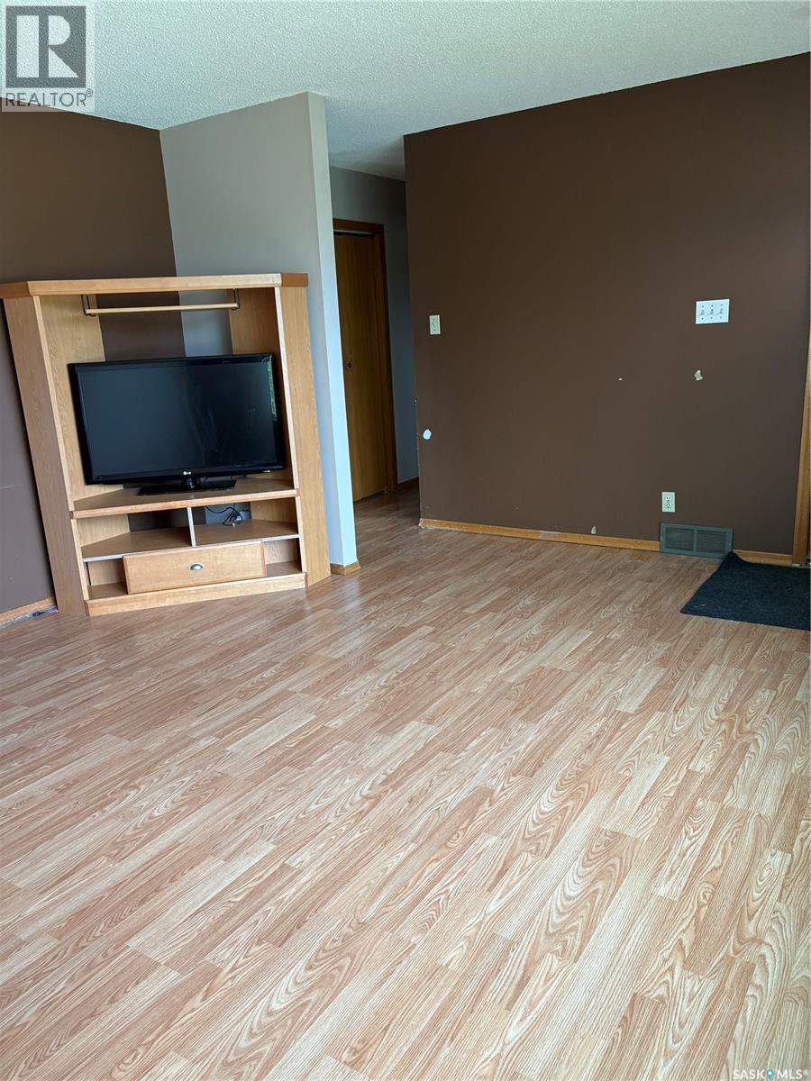 660 Alberta Avenue, Foam Lake, SK - Indoor