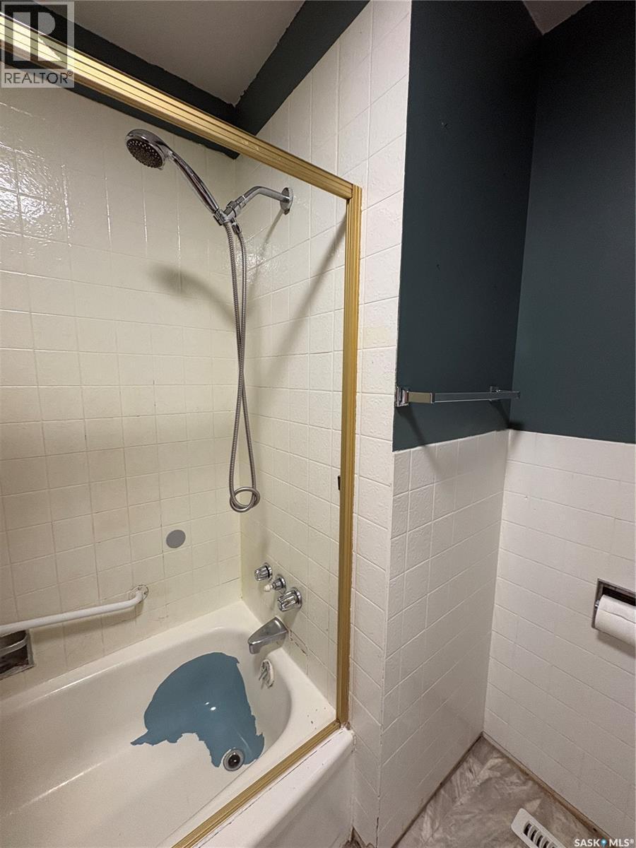 660 Alberta Avenue, Foam Lake, SK - Indoor Photo Showing Bathroom
