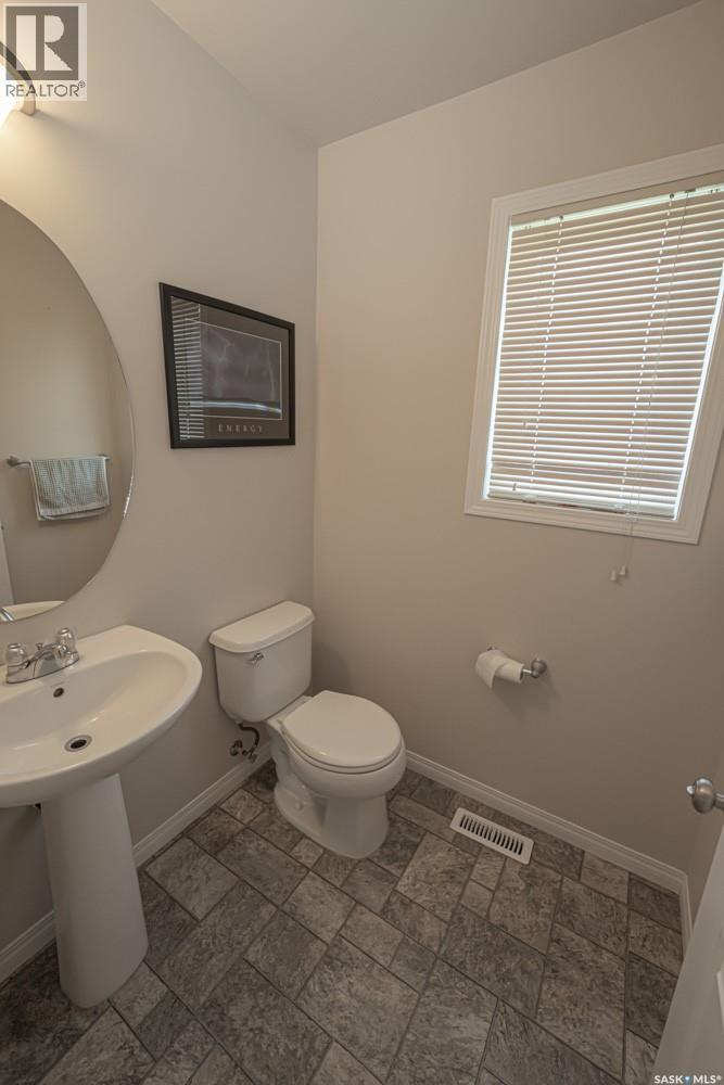 363 Levalley Cove, Saskatoon, SK - Indoor Photo Showing Bathroom