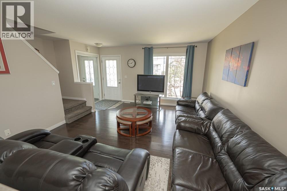 363 Levalley Cove, Saskatoon, SK - Indoor Photo Showing Living Room