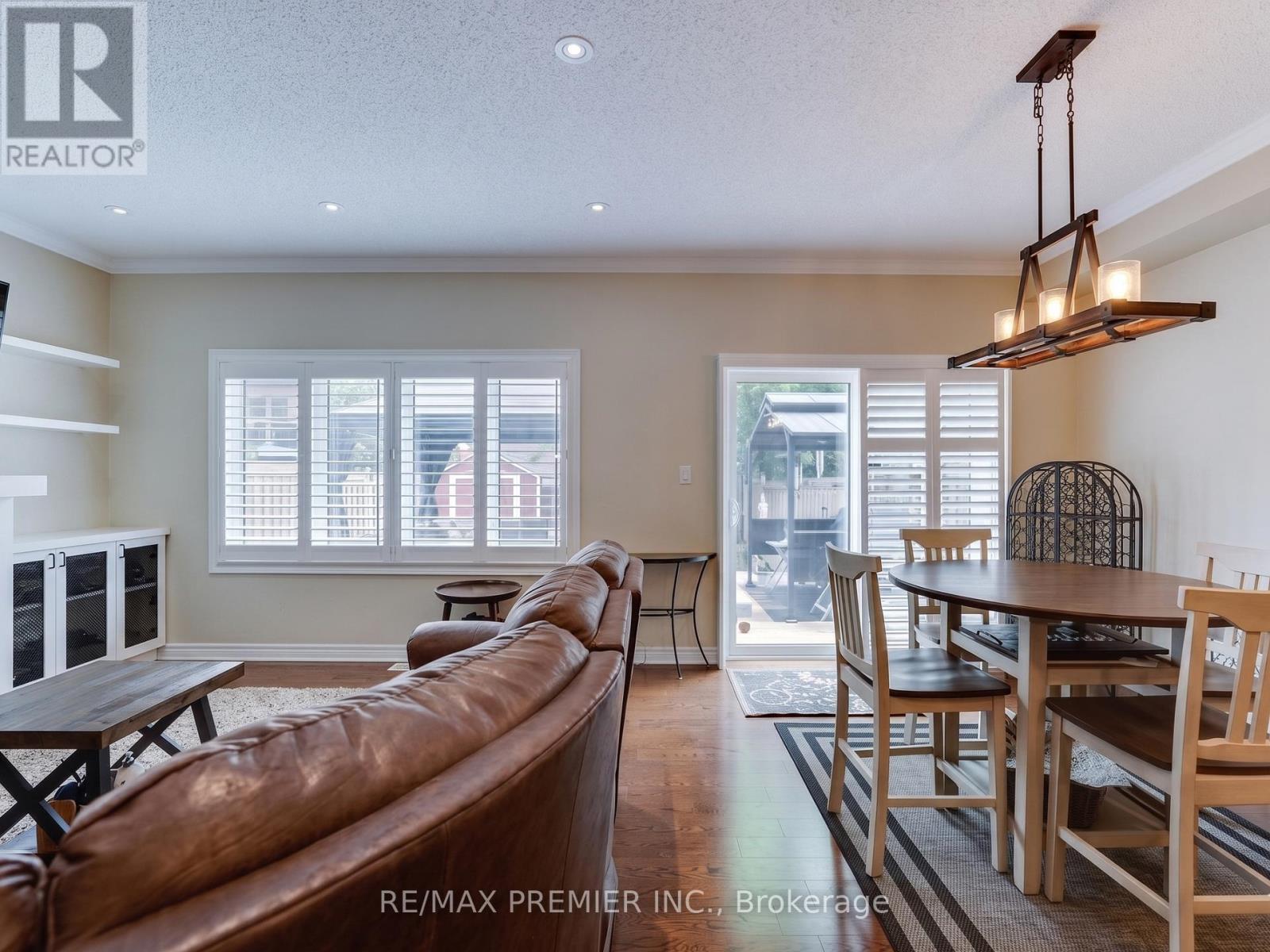 12 Pearcey Crescent, Barrie, ON - Indoor