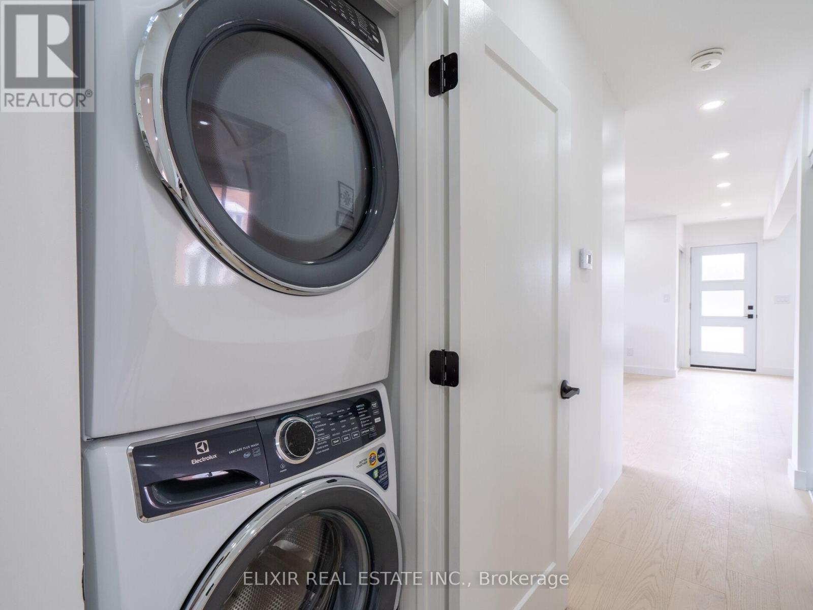 63 Champlain Avenue, Hamilton, ON - Indoor Photo Showing Laundry Room