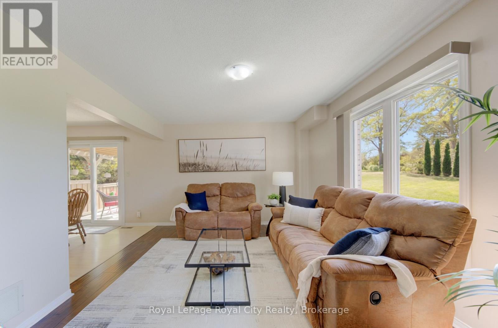 157 Leeson Street, East Luther Grand Valley, ON - Indoor Photo Showing Living Room