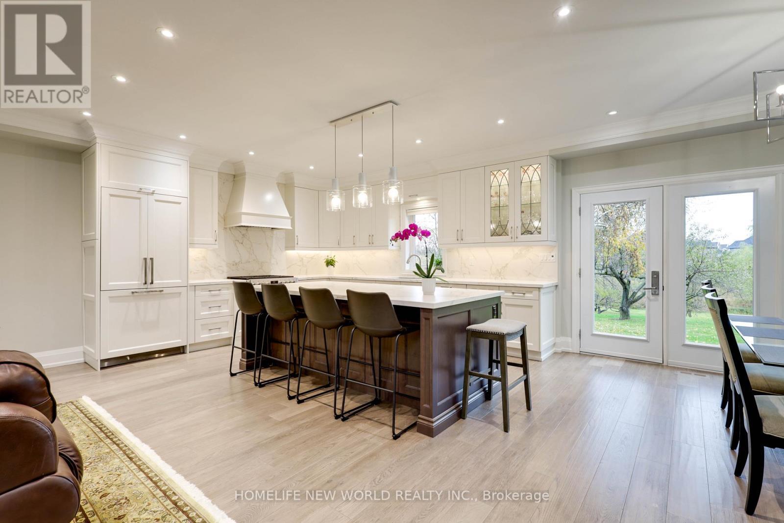 3 Burton Grove, King, ON - Indoor