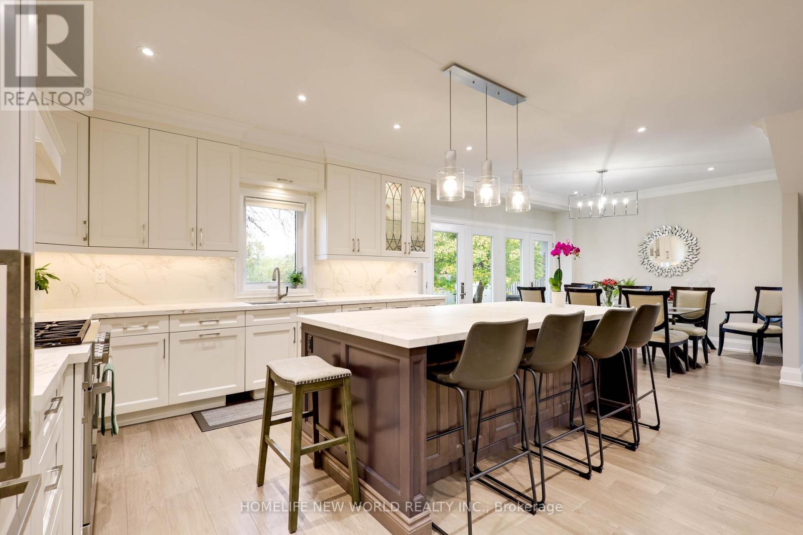 3 Burton Grove, King, ON - Indoor