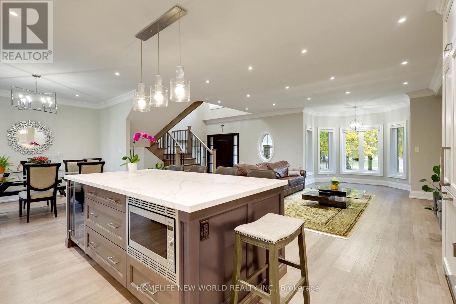 3 Burton Grove, King, ON - Indoor
