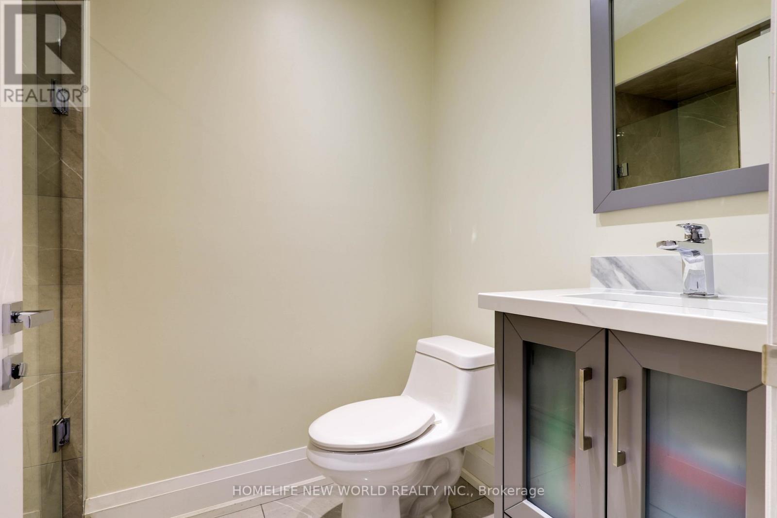 3 Burton Grove, King, ON - Indoor Photo Showing Bathroom