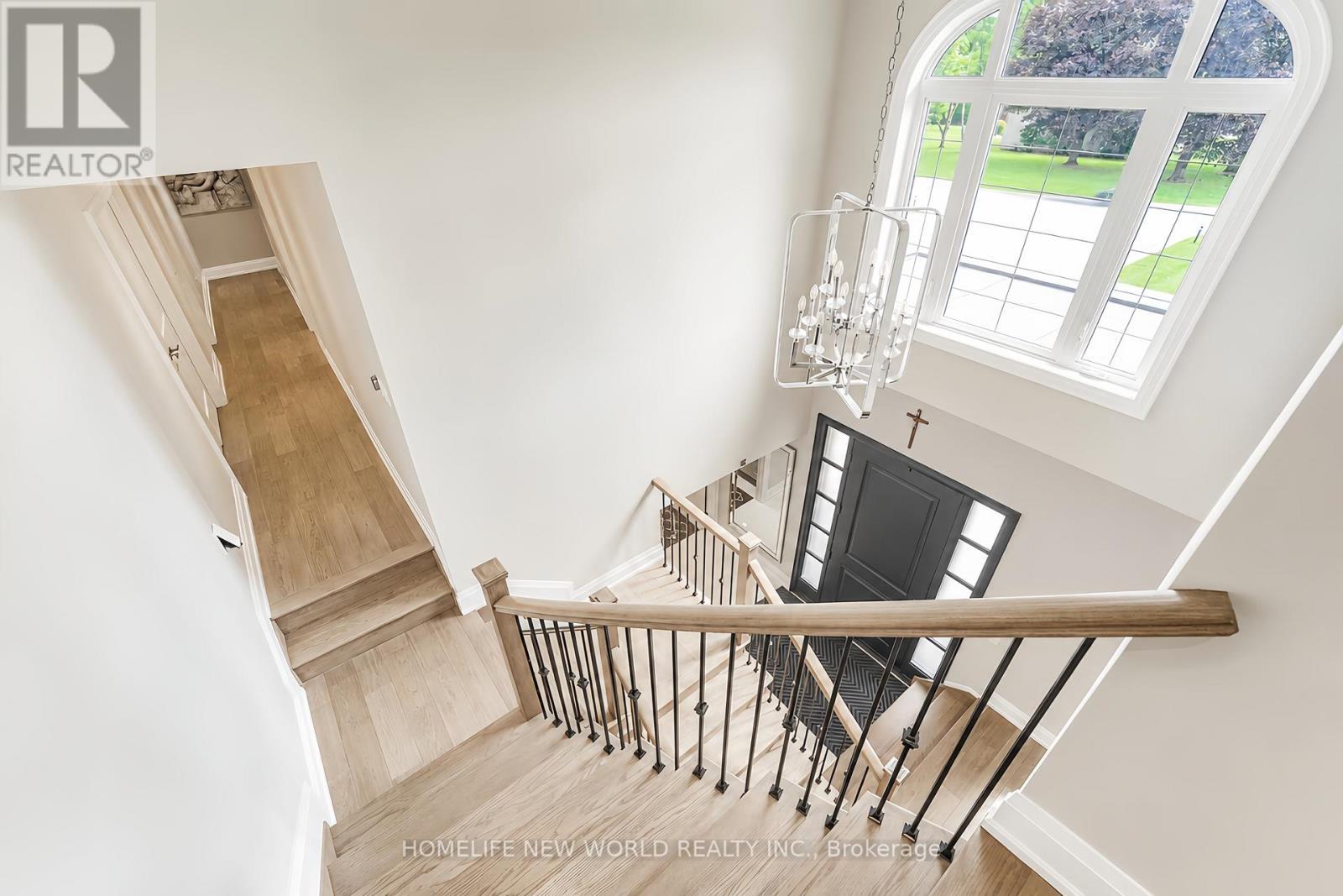 3 Burton Grove, King, ON - Indoor Photo Showing Other Room