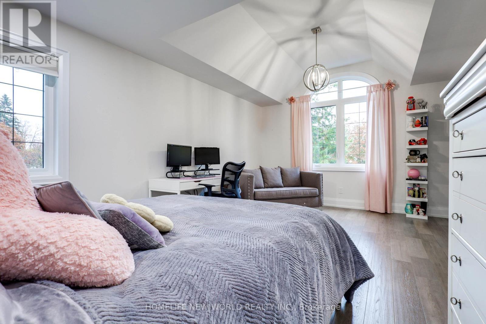 3 Burton Grove, King, ON - Indoor Photo Showing Bedroom