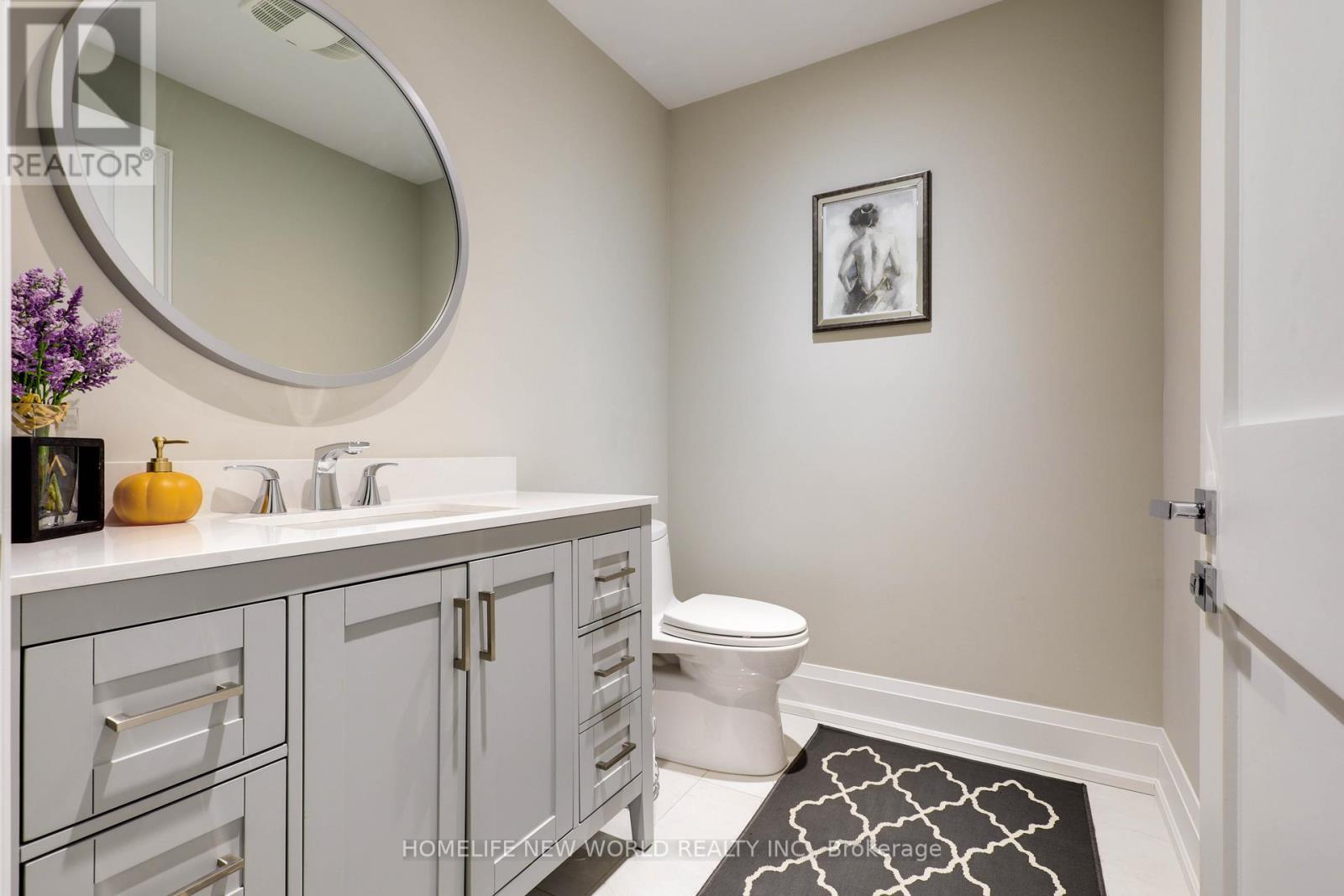 3 Burton Grove, King, ON - Indoor Photo Showing Bathroom