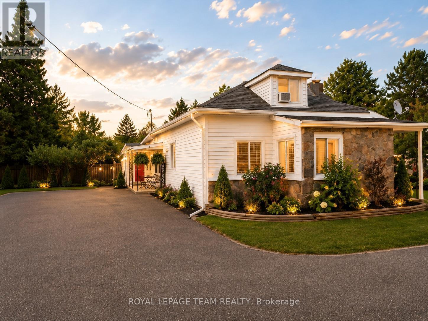 26 Lane Street, Madawaska Valley, ON - Outdoor