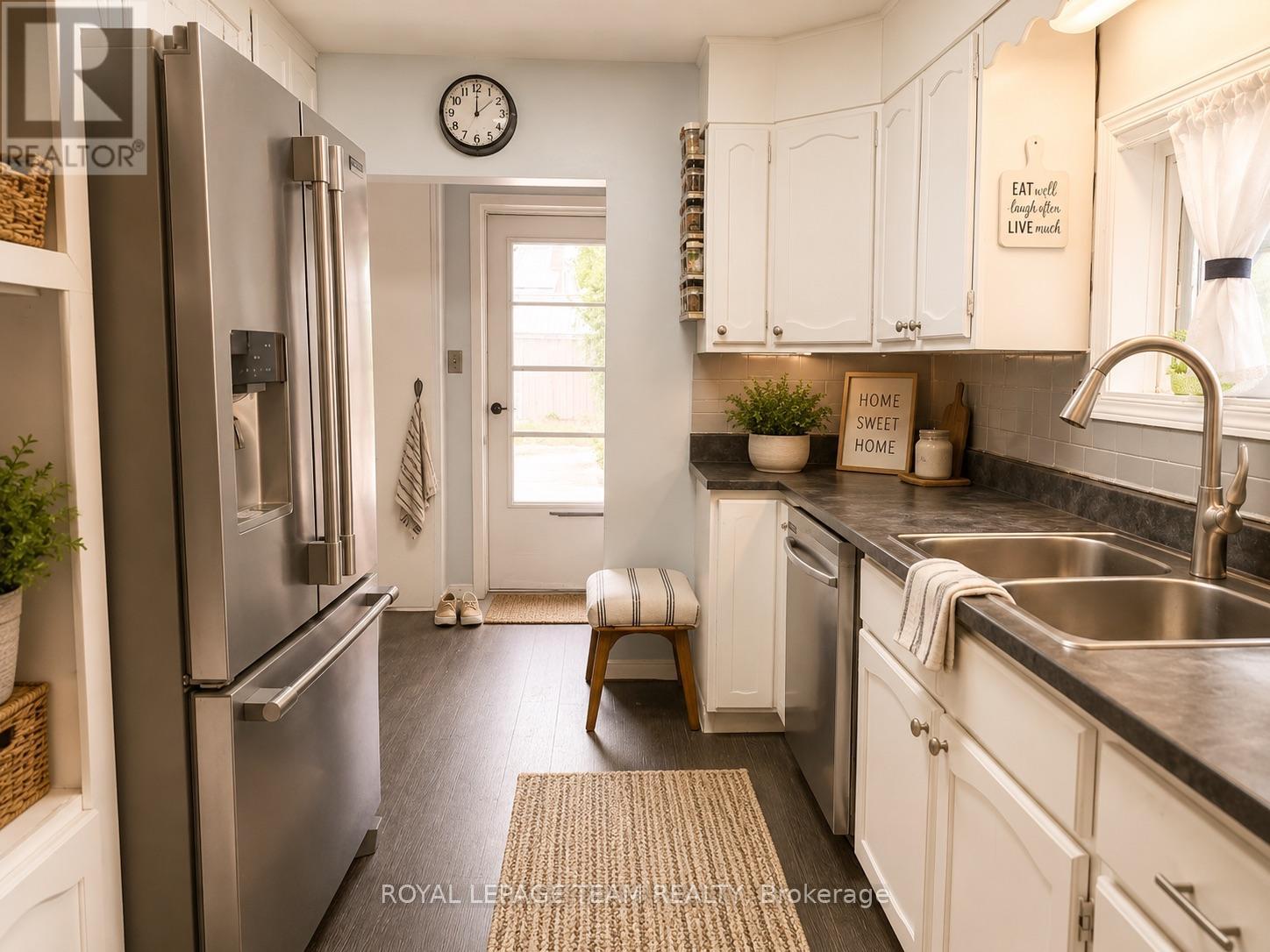 26 Lane Street, Madawaska Valley, ON - Indoor Photo Showing Kitchen With Double Sink