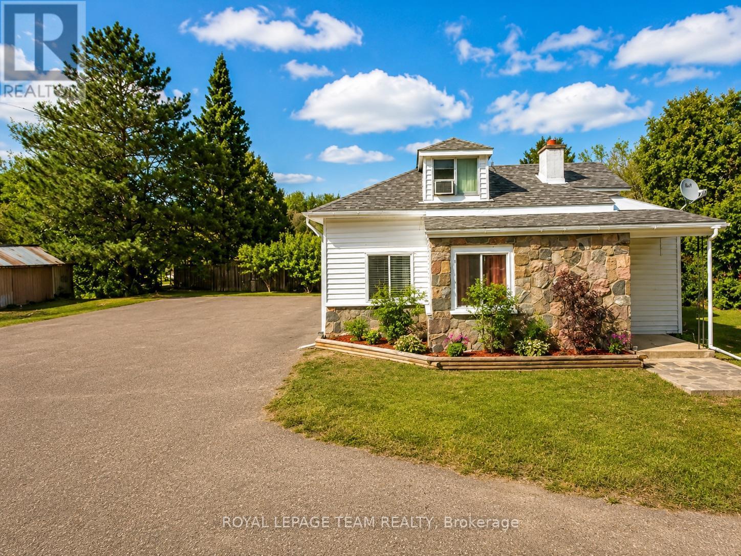 26 Lane Street, Madawaska Valley, ON - Outdoor